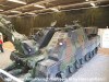 Rheinmetal Kodiak véhicule blindé du génie photo. Ce nouveau contrat porte sur une valeur de plus ou moins 100 millions d’EURO. Signé le 16 janvier 2008, le contrat inclut 10 véhicules pour l’armée néerlandaise et 6 véhicules pour l’armée suédoise. Les véhicules seront livrés entre les années 2011 et 2012. En plus de pouvoir être utilisé dans le cadre de véhicule de combat du génie, le Kodiak peut servir de véhicule de déminage et protéger les troupes dans des zones dangereuses. La société Rheinmettall produit et vend le Kodiak en association avec la société suisse de défense RUAG Land Systems. Basé sur un accord bilatéral entre les deux pays, cette commande jointe, représente une innovation dans le chemin de la réduction des coûts. Les deux nations ont en effet harmonisé leur programme de fourniture, en particulier sur la configuation et l’uniformité du véhicule. Cependant, chaque gouvernement a signé un contrat séparé, également validé avec le contrat de Rheinmetall, le programme étant réalisé sur base d’un plan central harmonisé. Ceci permettant de réduire les coûts tout en apportant des avantages en ce qui concerne l’achat et la production. Après l’armée Suisse, les néerlandais et les suédois sont les premiers a augmenté leur parc de blindés existants de Leopard 2 et de Bergpanzer 3 véhicule de dépannage avec le nouveau Kodiak véhicule blindé du génie, qui va renforcer les capacités de génie d’une façon significative. 